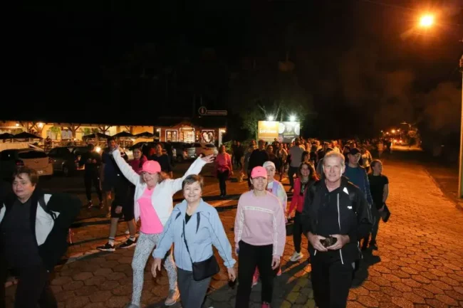 caminhada noturna